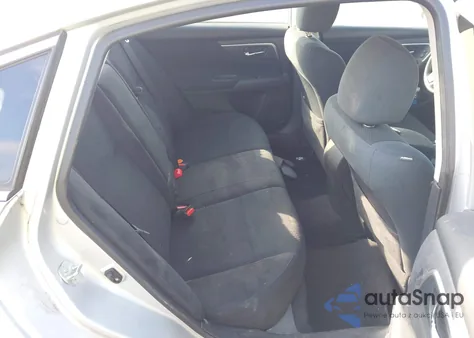 2015 Nissan Altima 2.5/S/Sv/Sl z USA, uszkodzony, nr VIN 1N4AL3AP7FN319602